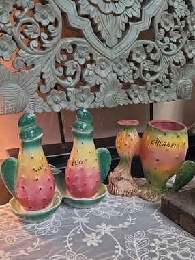Vtg Souvenie Colorful Calabria Cactus Ceramic Oil & Vinegar Set,toothpicks .